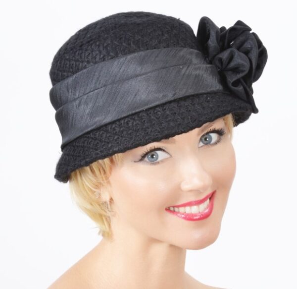 52637 Black Small Winter Hat